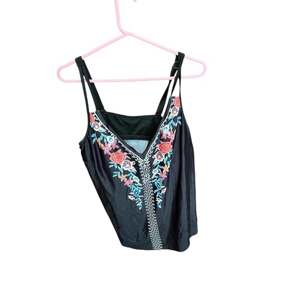 Plus Size Meliflo Women’s Embroidered Boho Tanki size 2 X - Picture 1 of 4